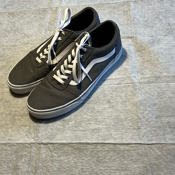 Vans Other - Vans grey and white size 11.5